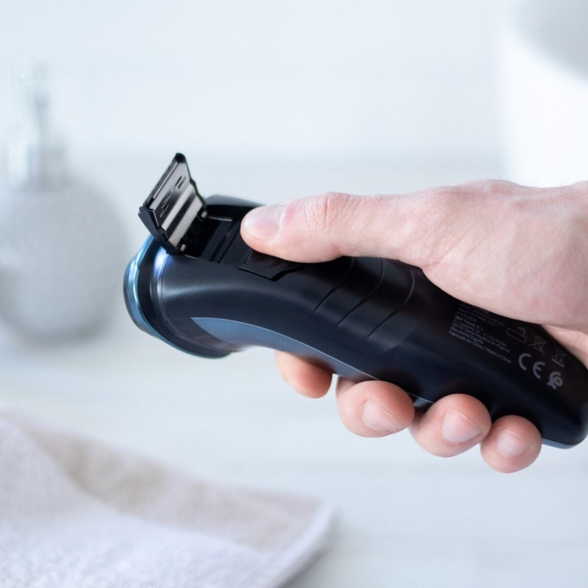 Electric shaver UFESA AR3050-2