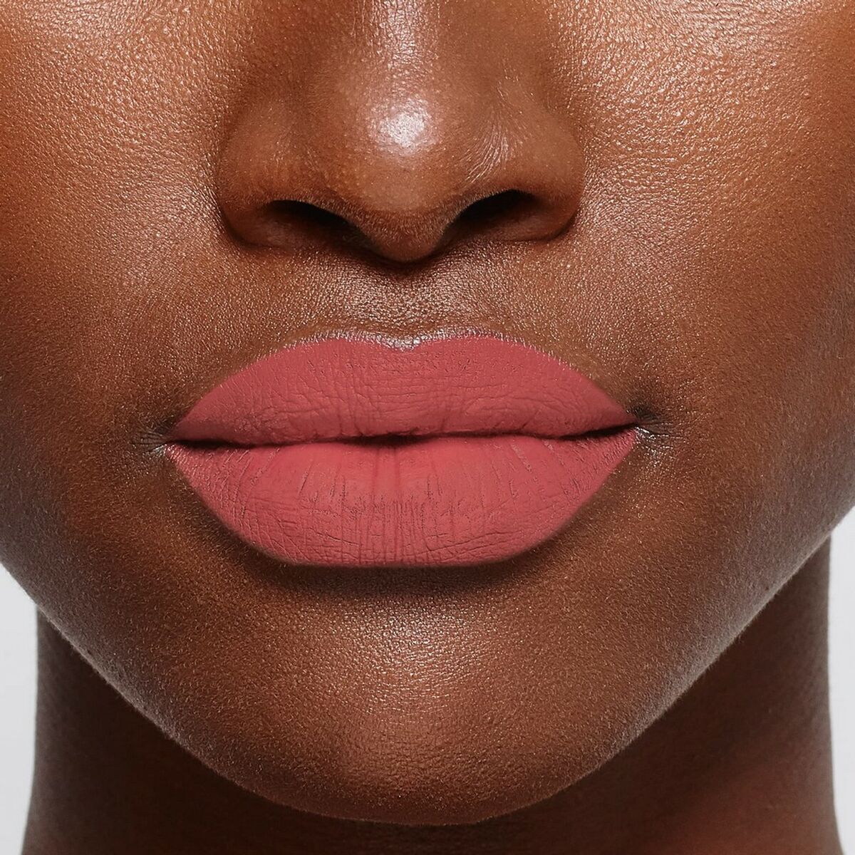Rouge à lèvres l'oréal maquillage couleur Riche 241-le corail irrévérencieux mat-1