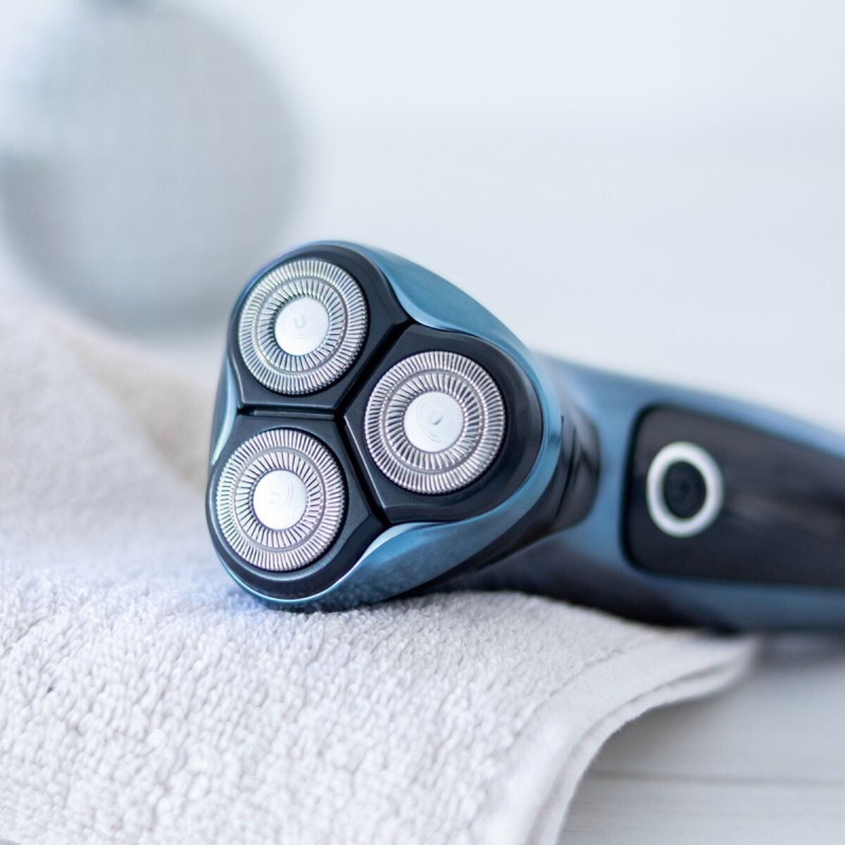 Electric shaver UFESA AR3050-1