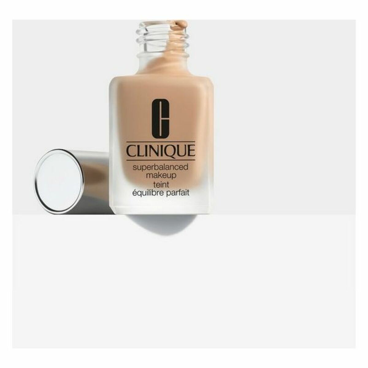 Liquid Make Up Base Clinique Superbalanced (30 ml) - Cosmova